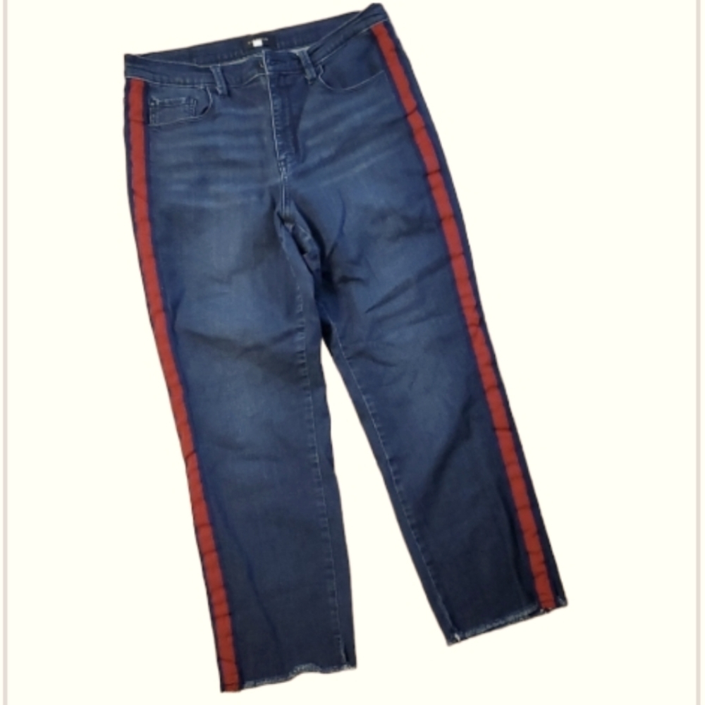 Halogen Womans Straight‎ Cropped Denim Jeans with Red Stripe Size 31